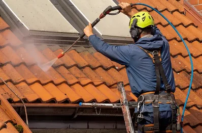 Démoussage et hydrofuge de toiture à Corignac